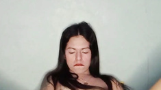 i amrhian lo goza con los dedos mientras en su casa due