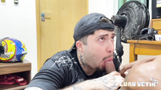 nerd putinho n o pode ver um motoboy que quer sentar na