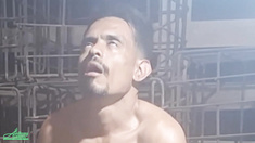 carpinteiro dotado bate punheta no dep sito da obra