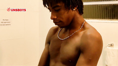 Amateur stud fucks and takes it from behind in sissy home