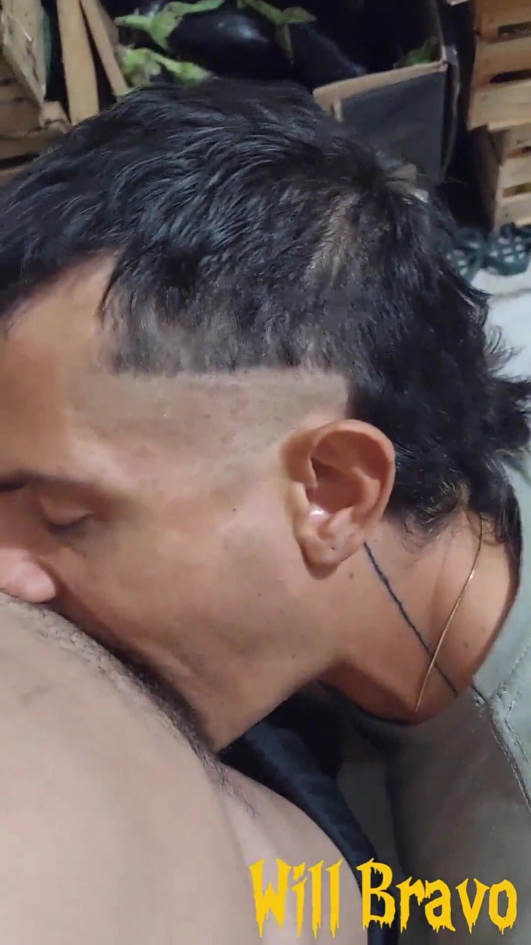 Fag porn video – O novinho que trabalha comigo pediu pra eu uma mamada e