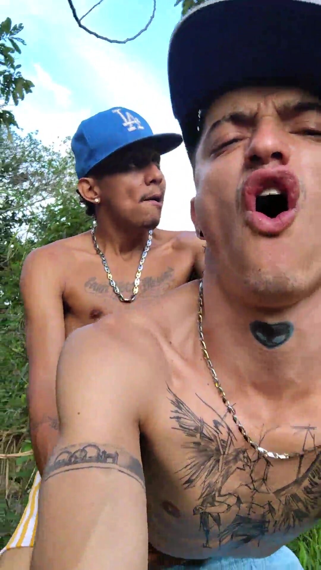 Fag porn video – enorme polla negra revienta culo peque o