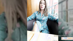 She fingers herself live! Delight- Show it stroke it she gives notes!